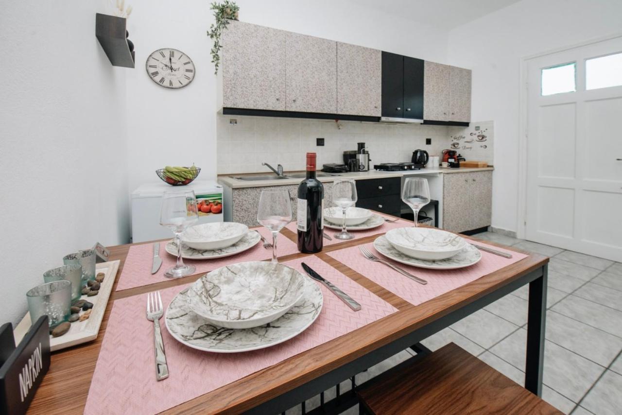 Ionian Luxury Apartments ペラマ エクステリア 写真
